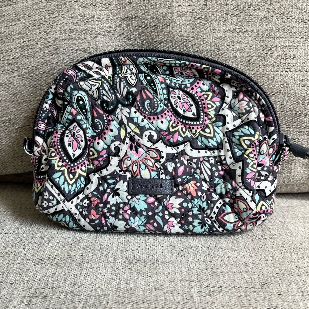 Vera Bradley, Small Cosmetic Bag in Bonbon Medallion